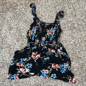 Floral romper w/ Pockets